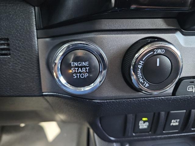 Photo of 2016 Magnetic Gray Metallic Toyota Tacoma