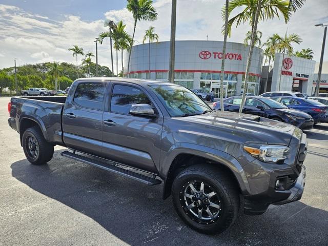 Photo of 2016 Magnetic Gray Metallic Toyota Tacoma