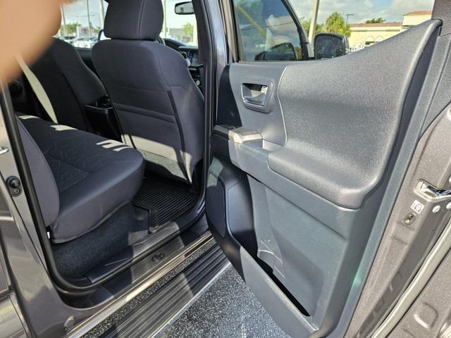 Photo of 2016 Magnetic Gray Metallic Toyota Tacoma