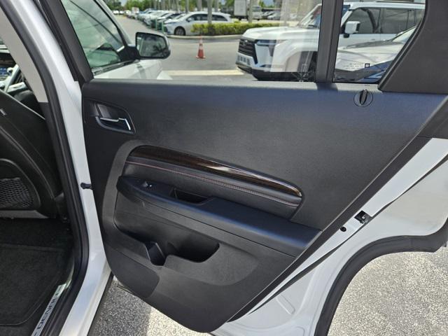 Photo of 2017 Summit White GMC Terrain
