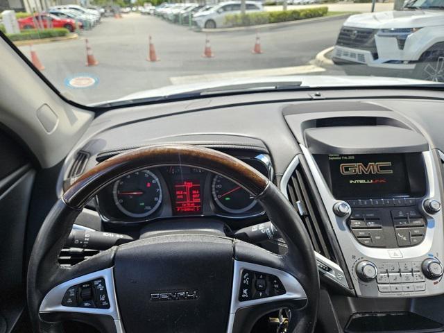 Photo of 2017 Summit White GMC Terrain