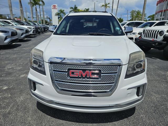 Photo of 2017 Summit White GMC Terrain