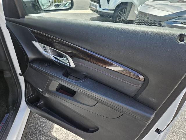 Photo of 2017 Summit White GMC Terrain