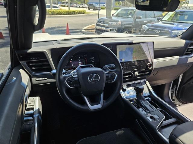 Photo of 2024 Eminent White Pearl Lexus GX 550