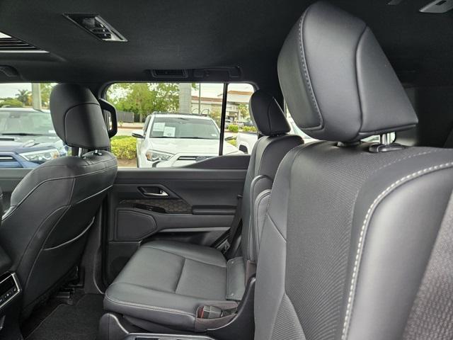Photo of 2024 Eminent White Pearl Lexus GX 550