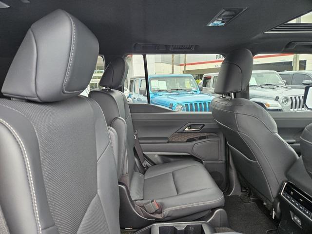 Photo of 2024 Eminent White Pearl Lexus GX 550