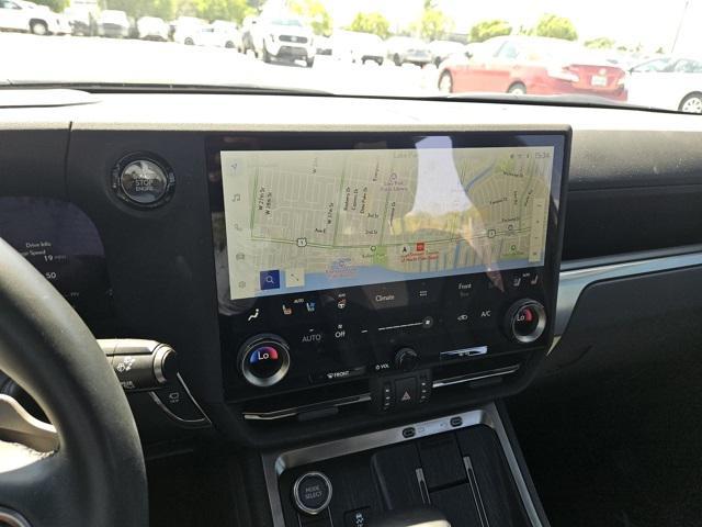 Photo of 2024 Eminent White Pearl Lexus GX 550
