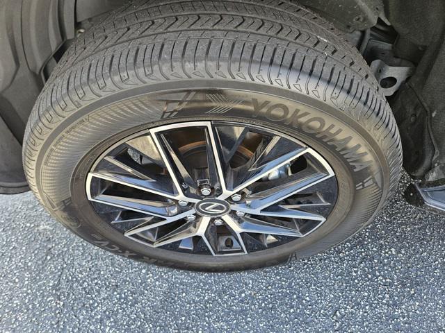 Photo of 2024 Eminent White Pearl Lexus GX 550