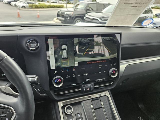 Photo of 2024 Eminent White Pearl Lexus GX 550