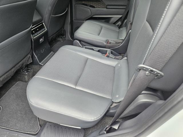 Photo of 2024 Eminent White Pearl Lexus GX 550
