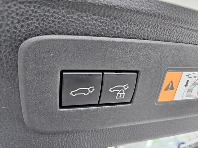 Photo of 2024 Eminent White Pearl Lexus GX 550