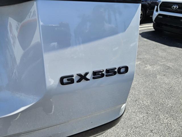 Photo of 2024 Eminent White Pearl Lexus GX 550