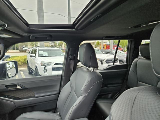 Photo of 2024 Eminent White Pearl Lexus GX 550
