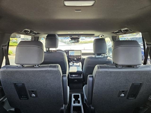 Photo of 2024 Eminent White Pearl Lexus GX 550