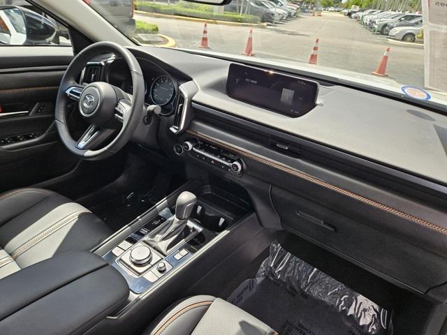 Photo of 2025 wind chill pearl Mazda CX-50 Hybrid