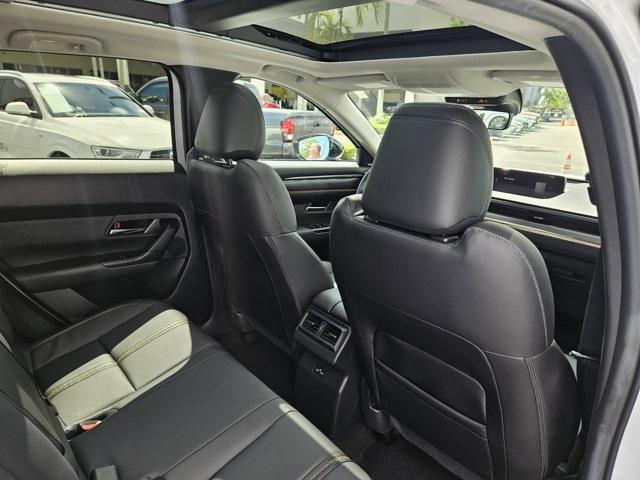 Photo of 2025 wind chill pearl Mazda CX-50 Hybrid