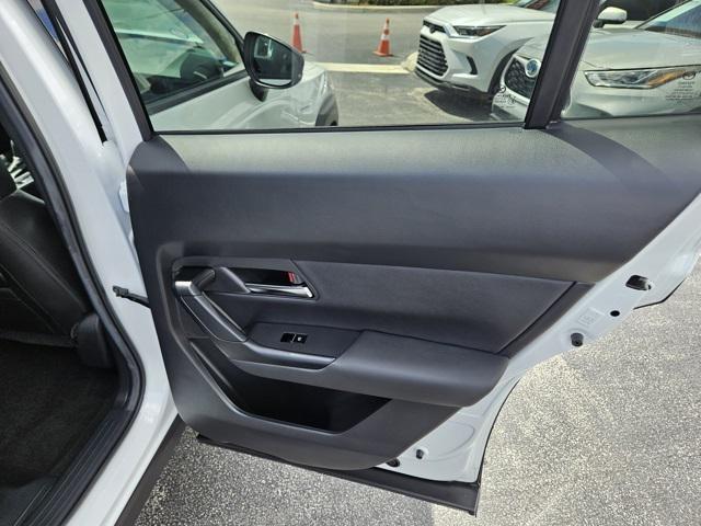 Photo of 2025 wind chill pearl Mazda CX-50 Hybrid