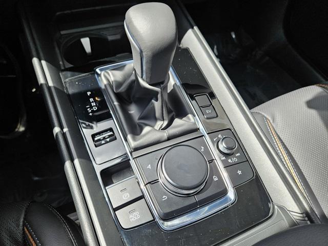 Photo of 2025 wind chill pearl Mazda CX-50 Hybrid