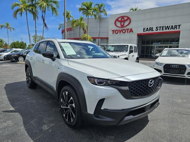Photo of 2025 wind chill pearl Mazda CX-50 Hybrid