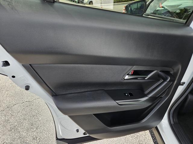 Photo of 2025 wind chill pearl Mazda CX-50 Hybrid