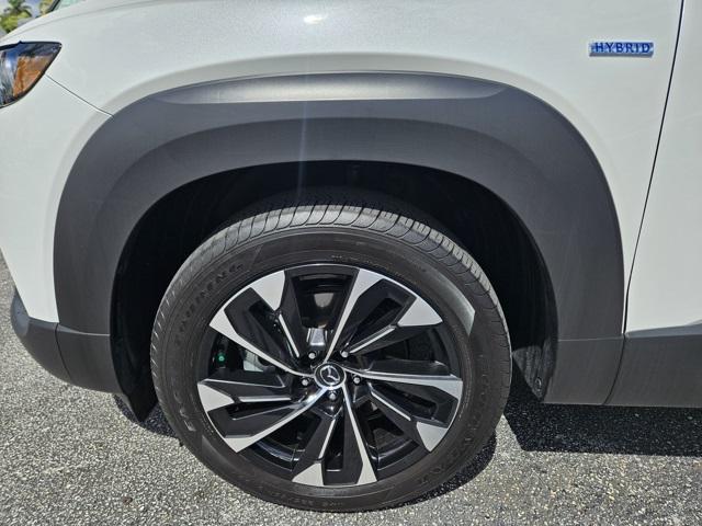 Photo of 2025 wind chill pearl Mazda CX-50 Hybrid