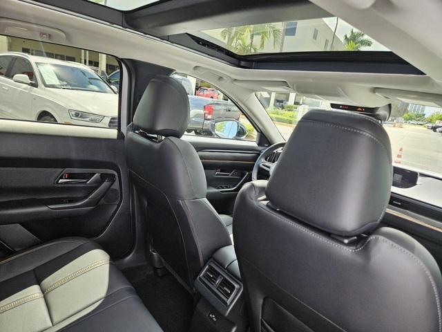 Photo of 2025 wind chill pearl Mazda CX-50 Hybrid
