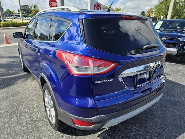 Photo of 2014 Deep Impact Blue Ford Escape