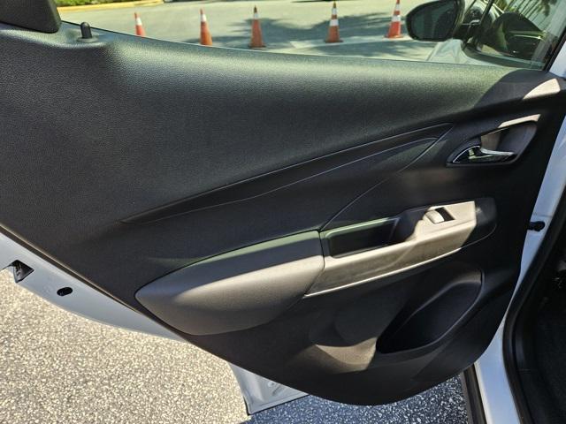 Photo of 2023 Summit White Chevrolet Bolt EV