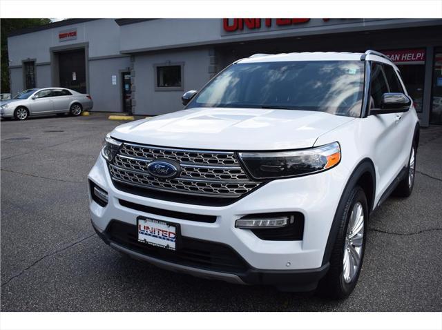Photo of 2022 White Ford Explorer