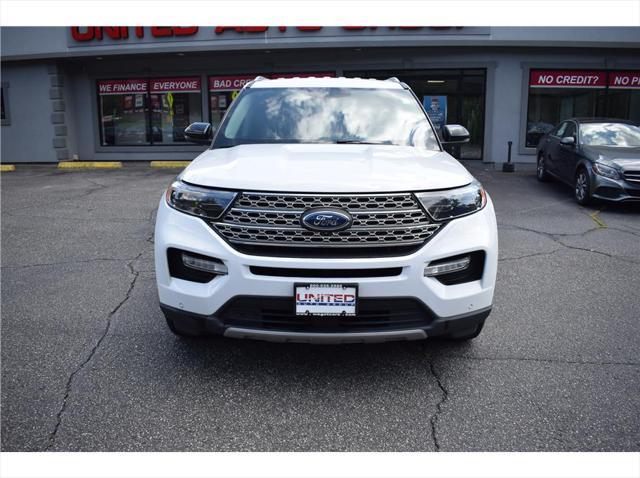 Photo of 2022 White Ford Explorer