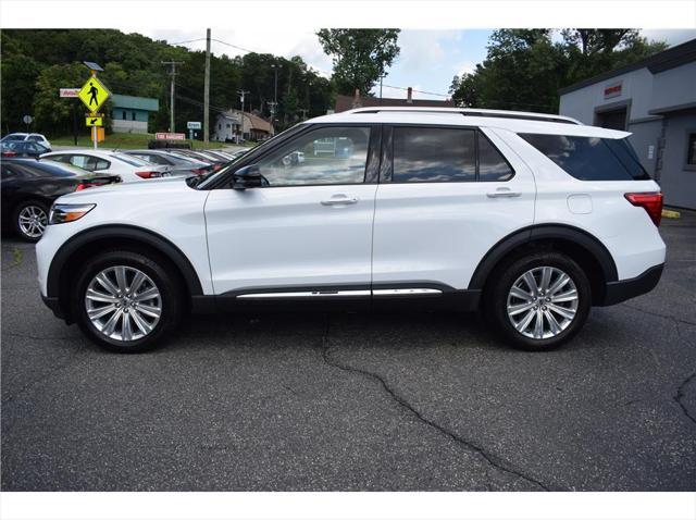 Photo of 2022 White Ford Explorer