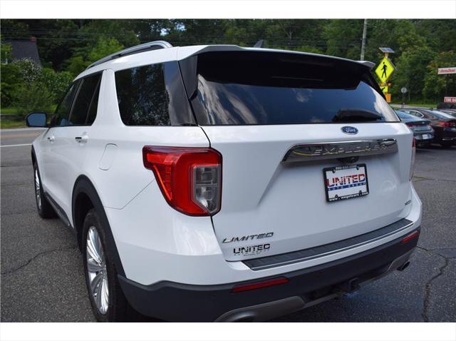 Photo of 2022 White Ford Explorer