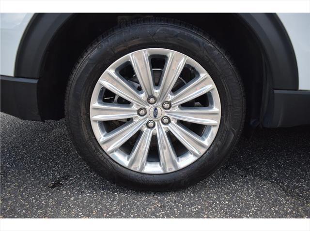 Photo of 2022 White Ford Explorer