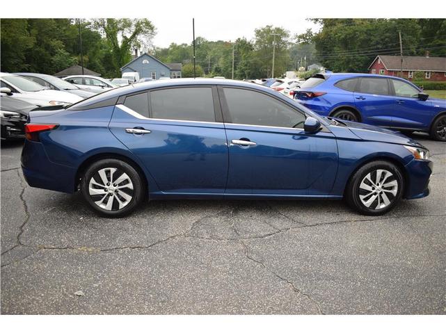 Photo of 2020 Deep Blue Pearl Nissan Altima