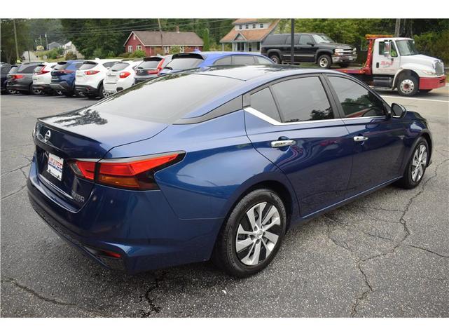 Photo of 2020 Deep Blue Pearl Nissan Altima