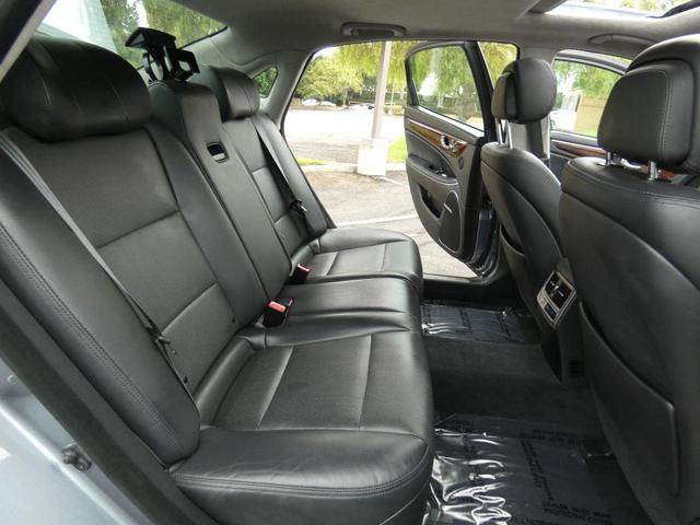 Photo of 2016 Parisian Gray Hyundai Equus