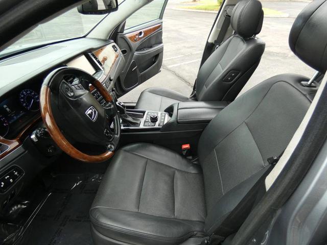 Photo of 2016 Parisian Gray Hyundai Equus