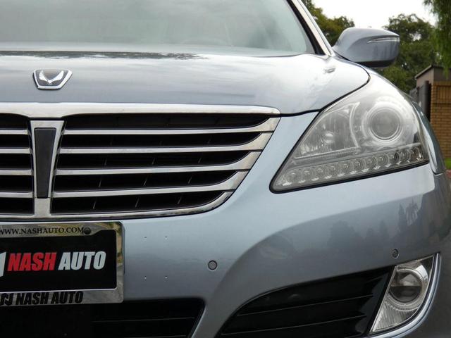 Photo of 2016 Parisian Gray Hyundai Equus
