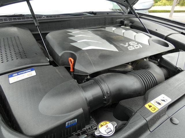 Photo of 2016 Parisian Gray Hyundai Equus