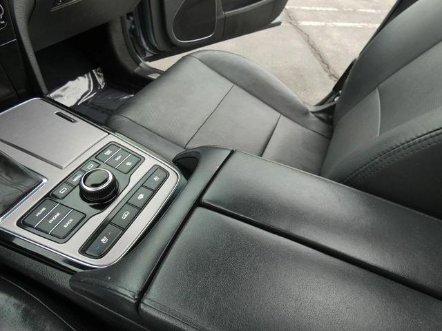 Photo of 2016 Parisian Gray Hyundai Equus