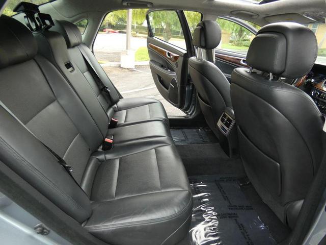 Photo of 2016 Parisian Gray Hyundai Equus