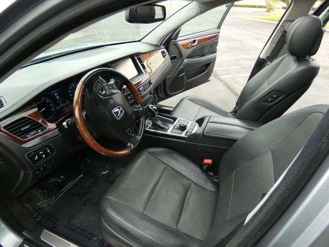 Photo of 2016 Parisian Gray Hyundai Equus
