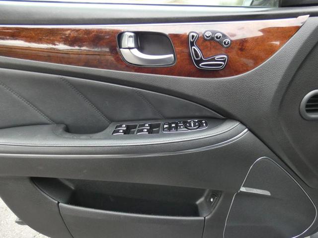 Photo of 2016 Parisian Gray Hyundai Equus