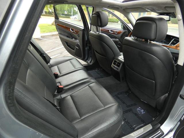 Photo of 2016 Parisian Gray Hyundai Equus