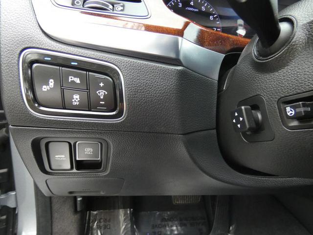 Photo of 2016 Parisian Gray Hyundai Equus