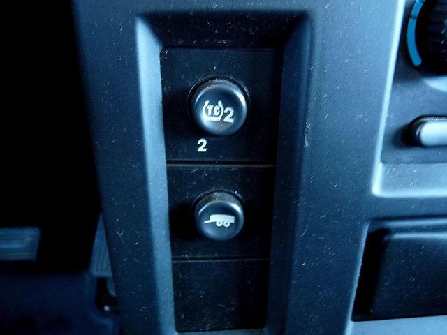 Photo of 2005 Pewter Metallic Hummer H2