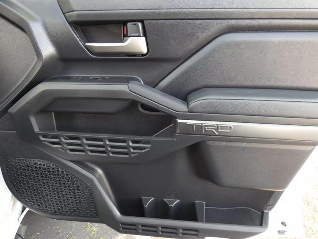 Photo of 2025 Ice Cap Toyota Tacoma