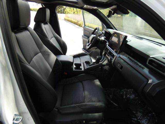 Photo of 2025 Ice Cap Toyota Tacoma