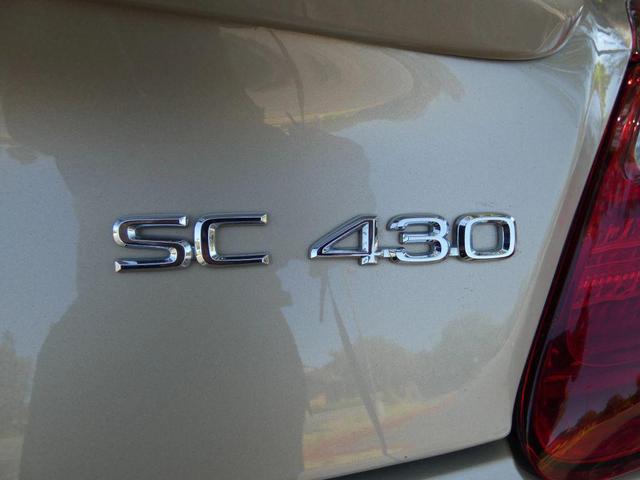 Photo of 2008 Gold Lexus SC 430