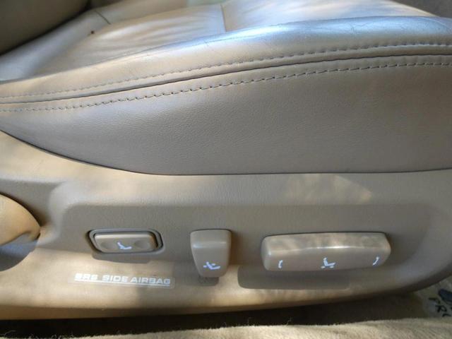 Photo of 2008 Gold Lexus SC 430